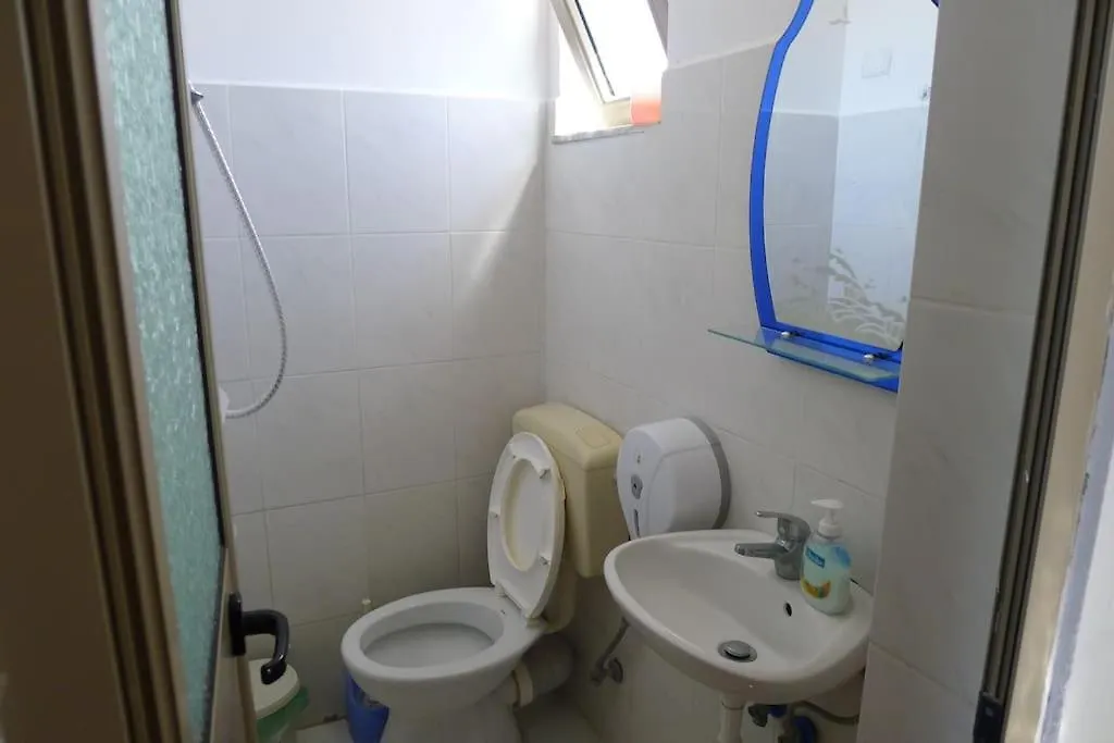 2 Floor Beach House Perfect For Large Groups Velipoje
