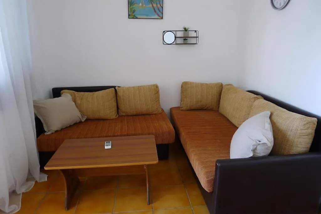 2 Floor Beach House Perfect For Large Groups Velipoje