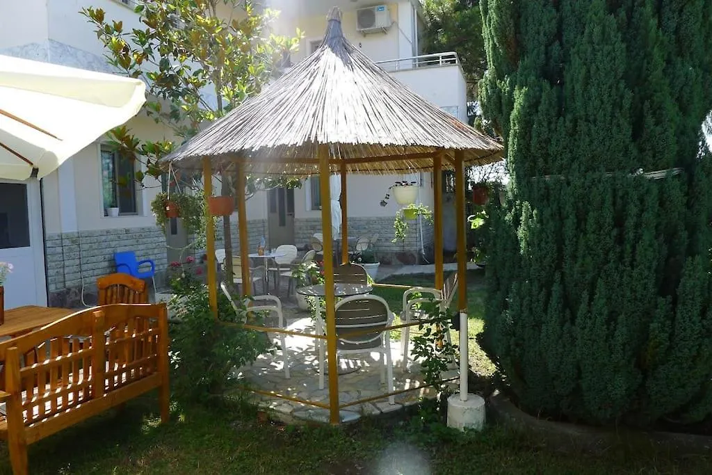 2 Floor Beach House Perfect For Large Groups Velipoje 0*,